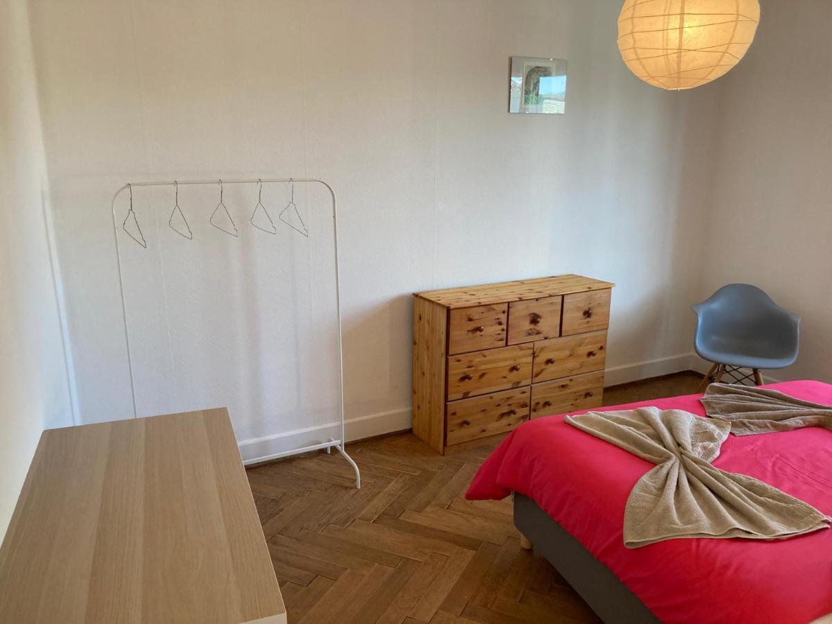 Charmant 2 Pieces Avec Parking Prive Lausanne Luaran gambar